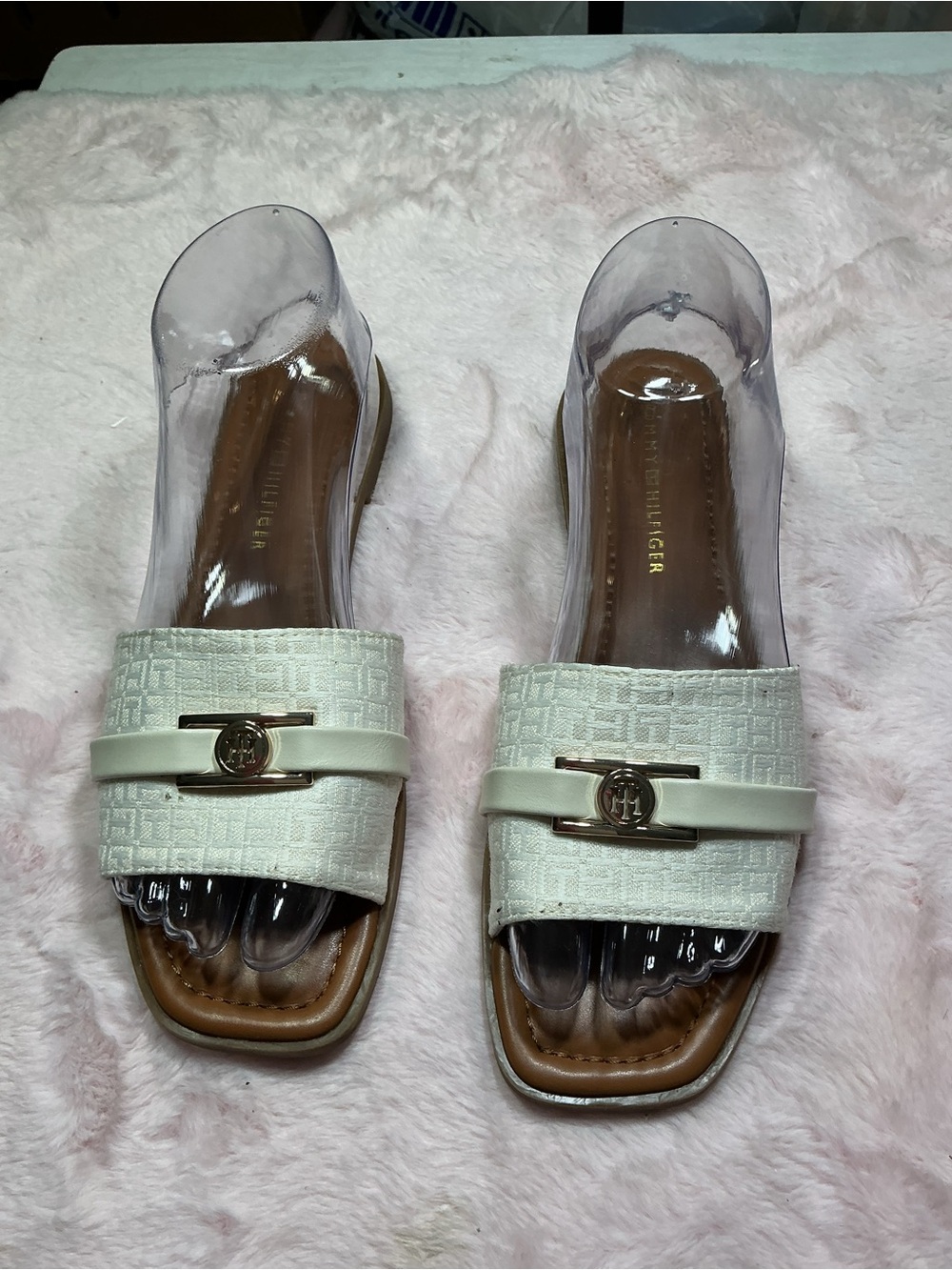 Tommy Hilfiger Cream Slide Mules with Gold Logo Accent 142 - Picture 1 of 5